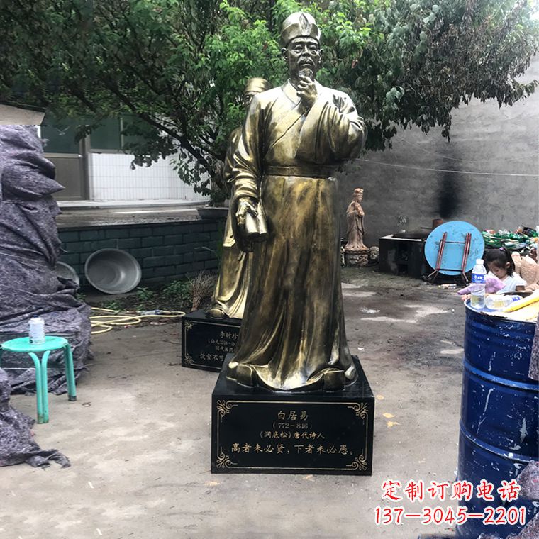 云南白居易仿铜雕像经典中国古代诗人的艺术再现