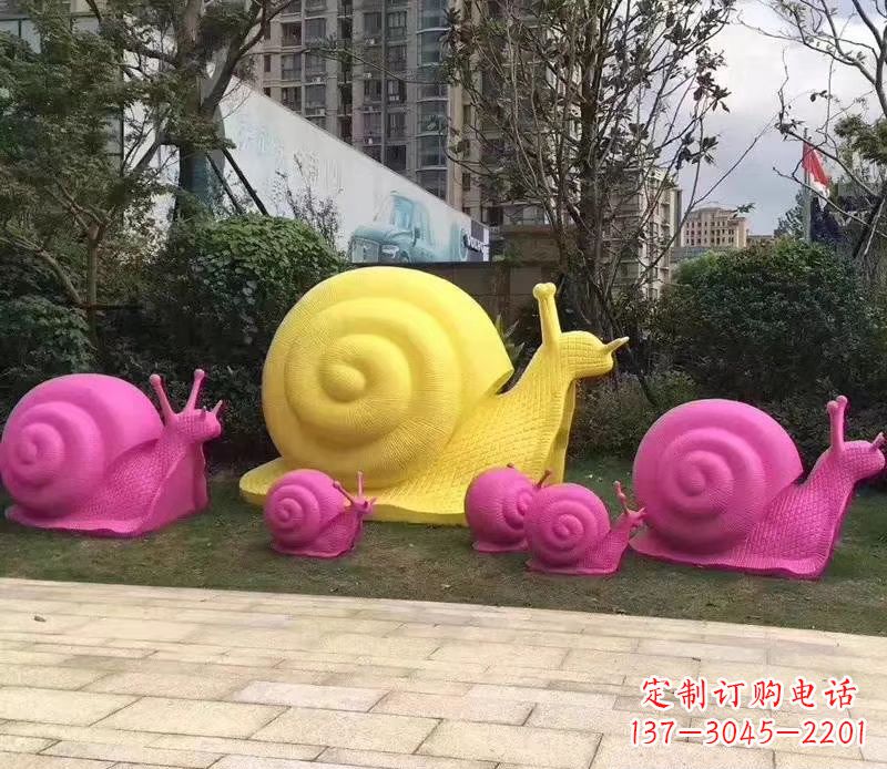 云南玻璃钢彩绘蜗牛雕塑