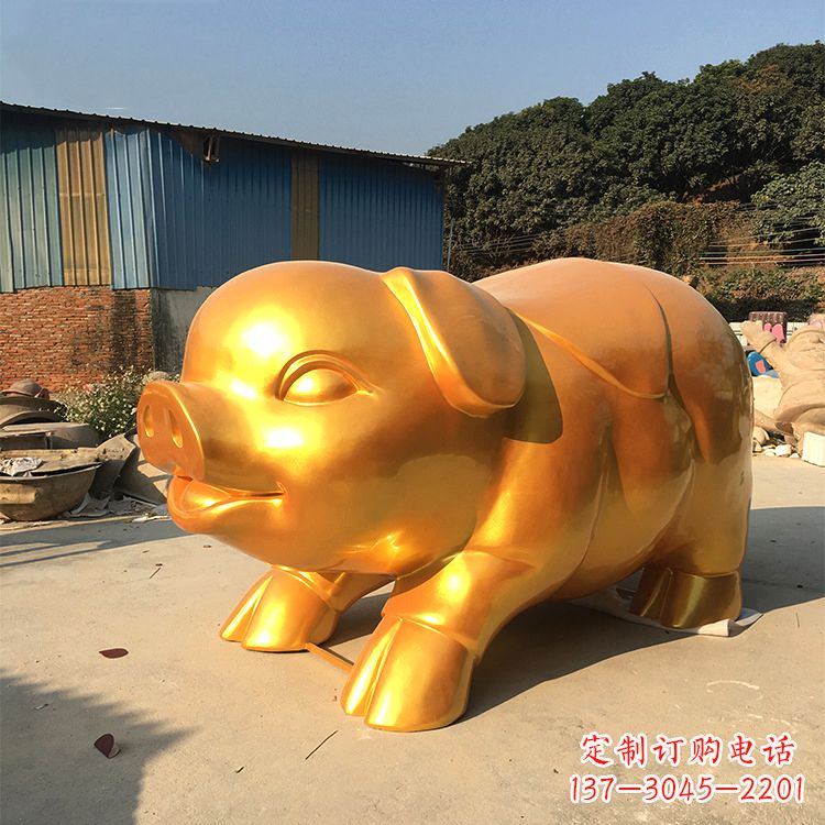 云南玻璃钢大型漆金猪仔雕塑-大型商场美陈动物雕塑