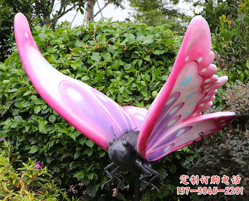 云南玻璃钢仿真蝴蝶红色昆虫雕塑
