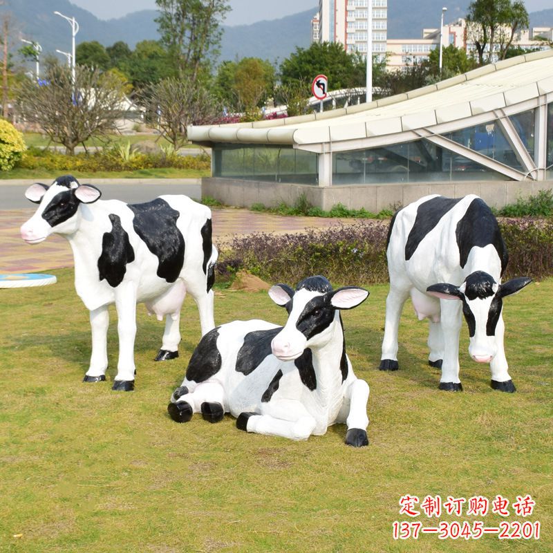 云南玻璃钢仿真奶牛雕塑 (3)