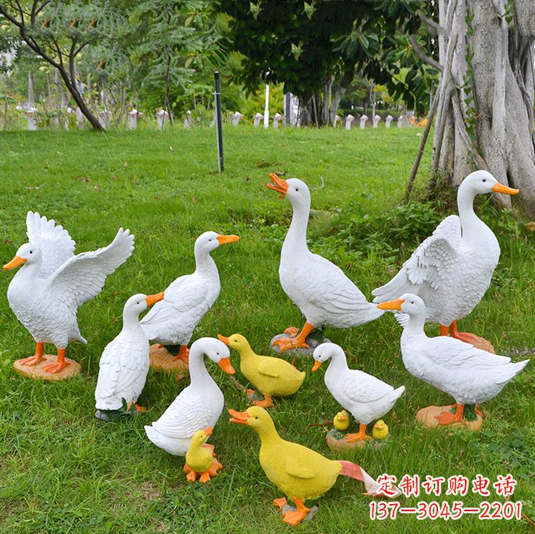 云南玻璃钢仿真鸭子雕塑-庭院农家院仿真家禽动物雕塑摆件