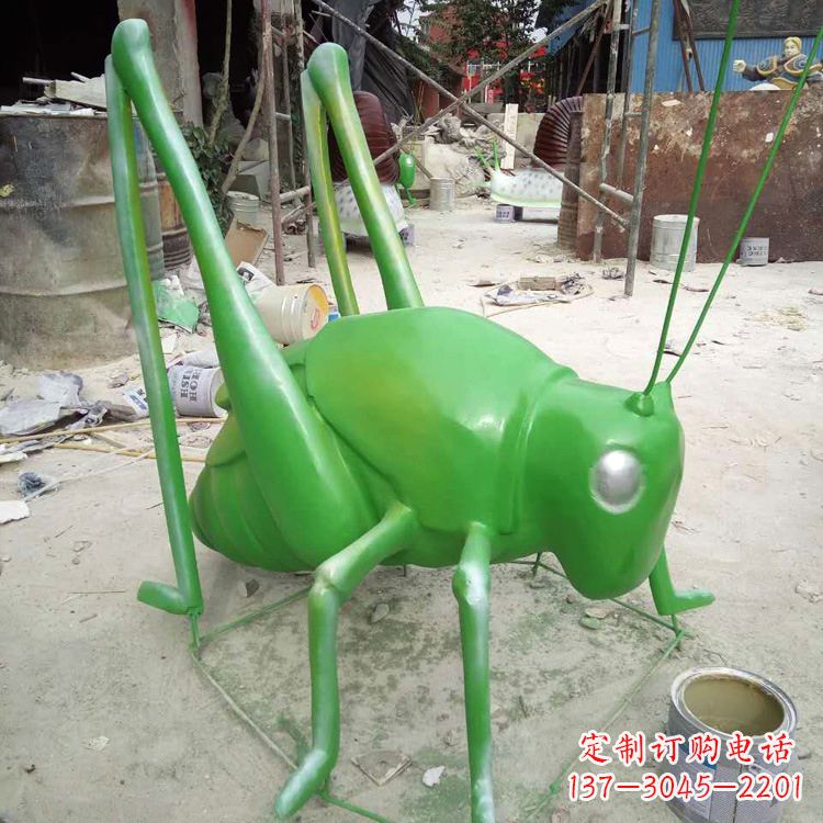 云南玻璃钢蚂蚱蝗虫雕塑