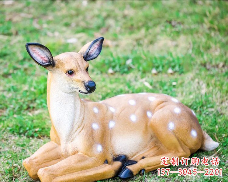 云南玻璃钢卧姿梅花鹿雕塑