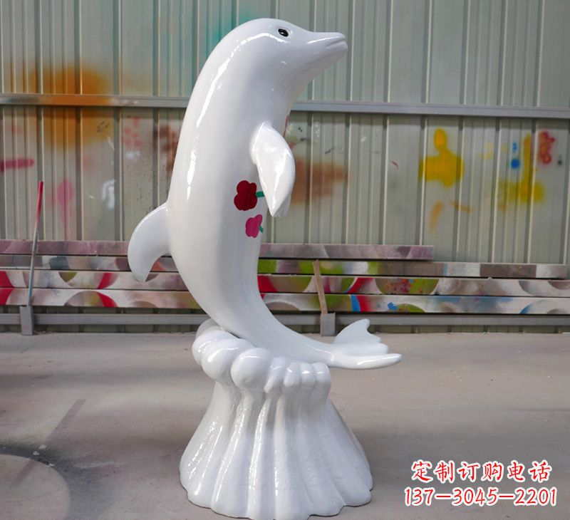 云南玻璃钢戏水海豚景观标识