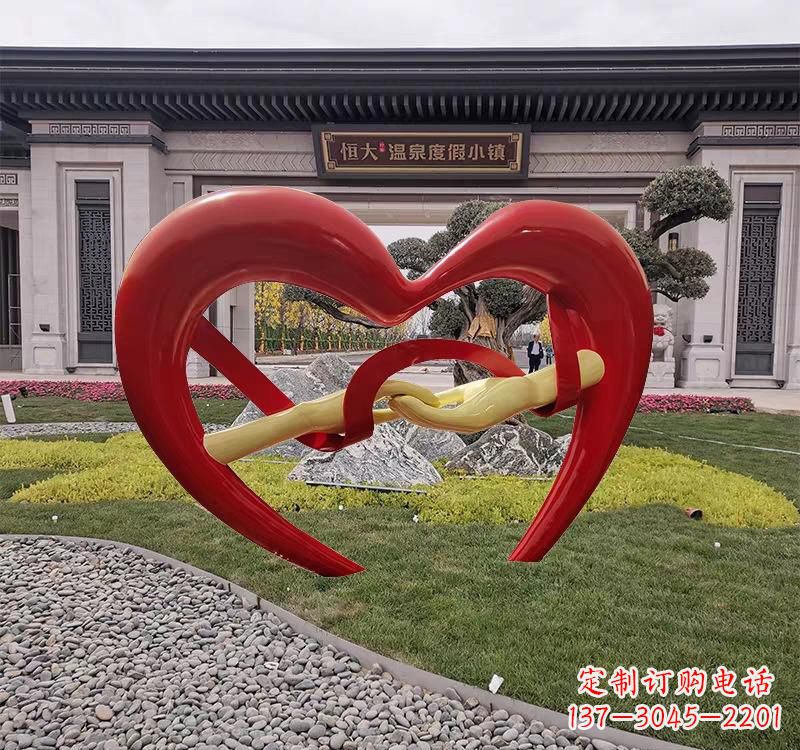 云南不锈钢爱心字母雕塑——传递爱的艺术美学