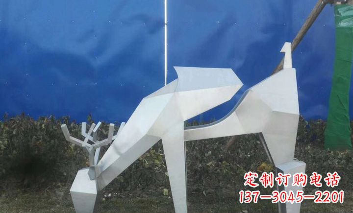 云南梅花鹿不锈钢不规则雕塑的传奇