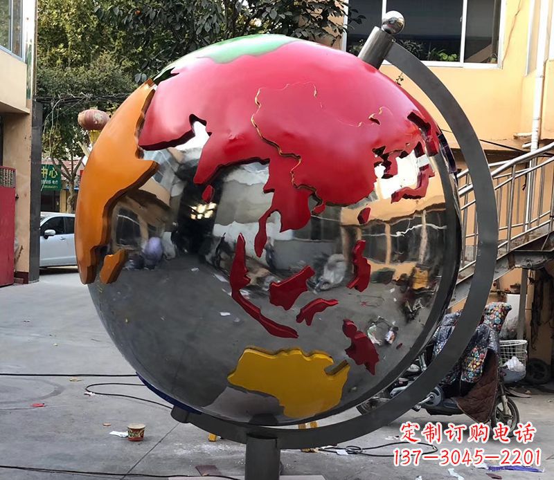 云南不锈钢彩绘地球仪雕塑与世界接轨