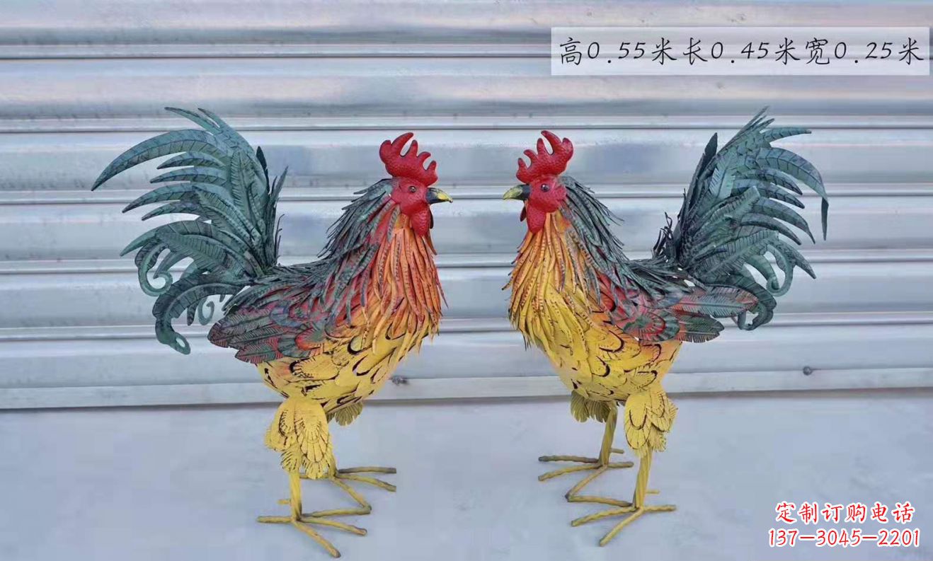 云南不锈钢彩绘公鸡雕塑——景观雕塑的精彩绽放