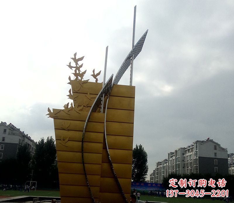 云南不锈钢帆船雕塑象征城市的起航