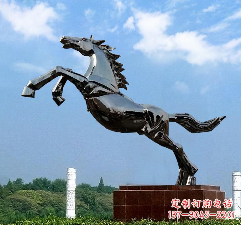 云南不锈钢城市艺术奔马雕塑精美的艺术之作