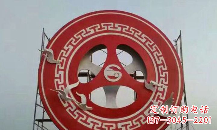 云南不锈钢齿轮雕塑象征着时代进步
