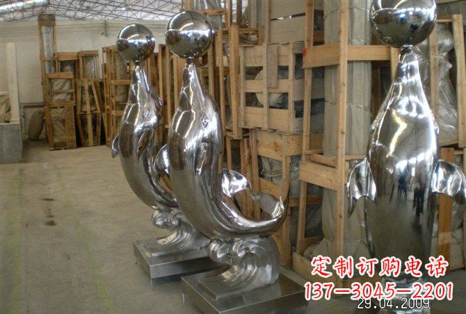 云南不锈钢海豚顶球雕塑
