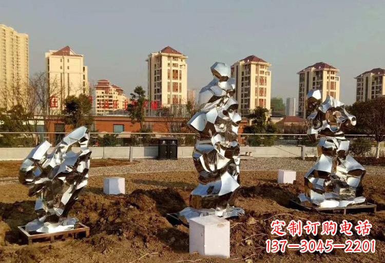 云南不锈钢太湖石雕塑给人以美的视觉体验