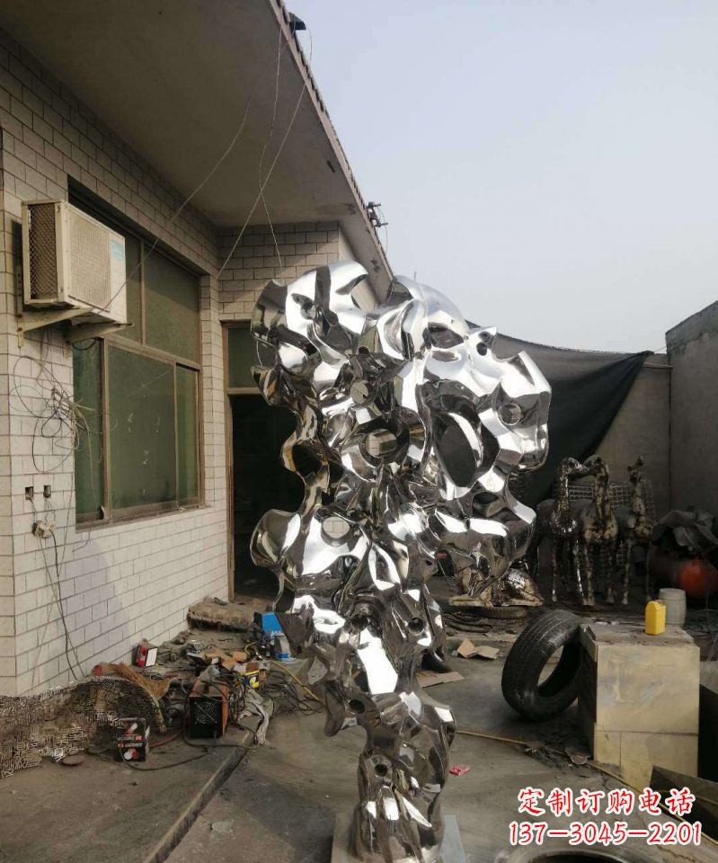 云南太湖石雕塑不锈钢的艺术精品