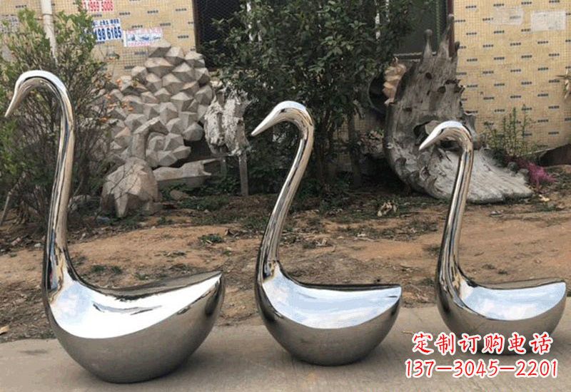 云南不锈钢制作的天鹅雕塑