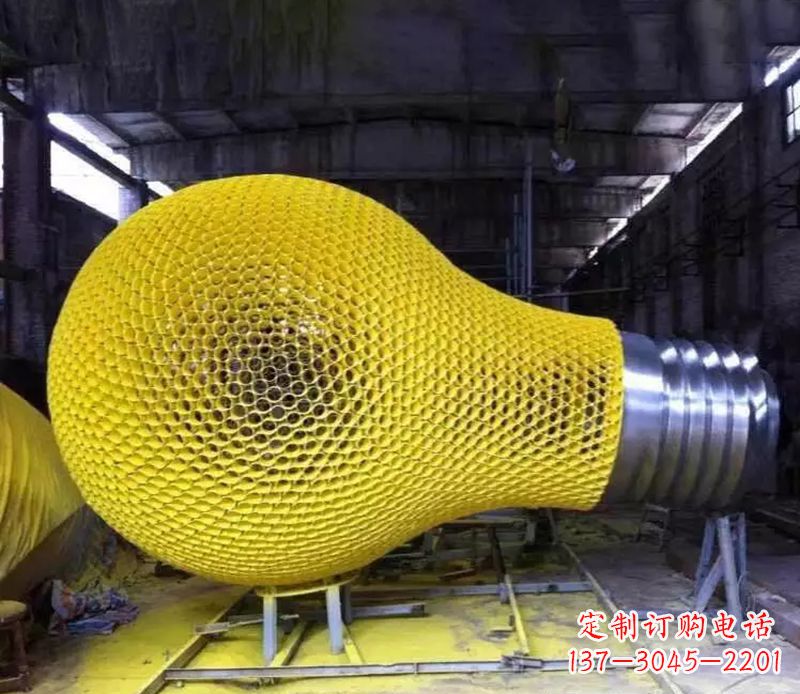云南新题目不锈钢灯泡雕塑精致的艺术珍品