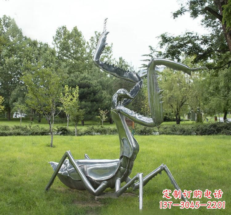 云南不锈钢螳螂雕塑精雕细琢的艺术瑰宝