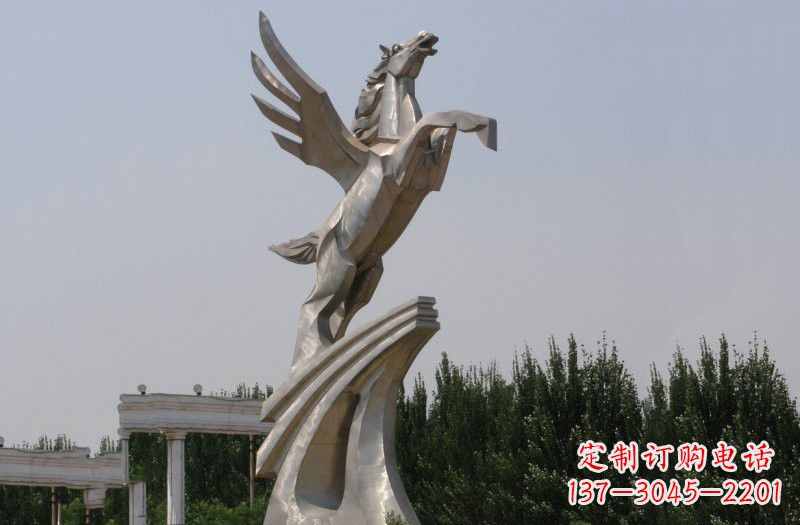 云南不锈钢飞马雕塑象征力量与灵动
