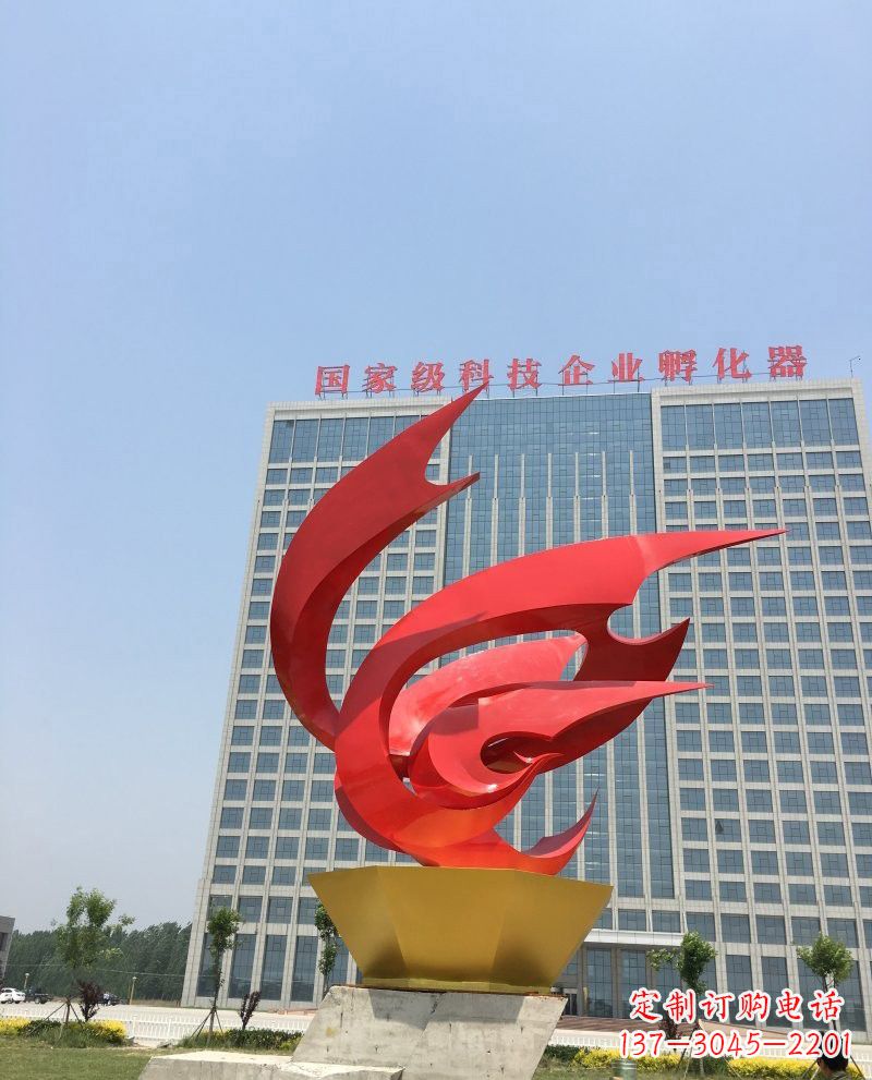 云南不锈钢凤凰雕塑一种具有传统文化内涵的艺术品