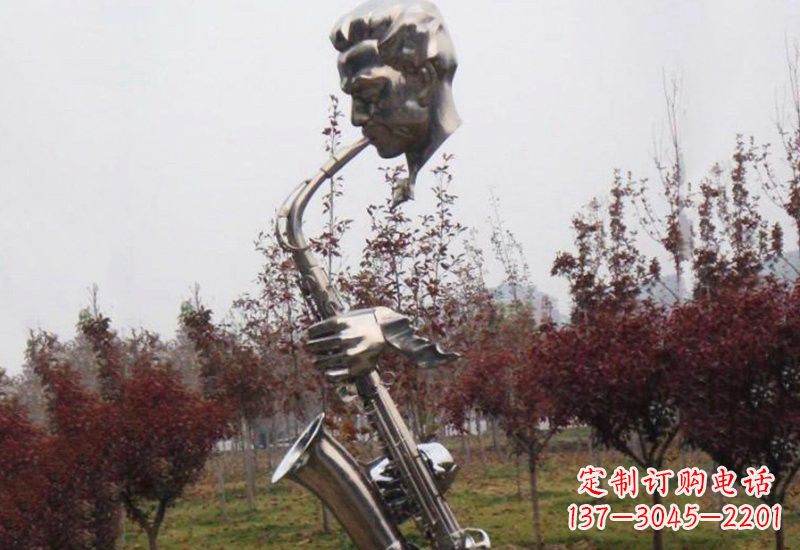 云南不锈钢萨克斯雕塑艺术与音乐的结合