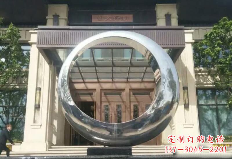 云南不锈钢公园圆环雕塑精致美观的艺术品