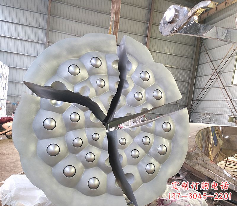 云南不锈钢公园莲蓬雕塑高贵雍容的象征