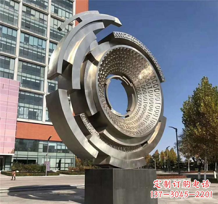 云南不锈钢齿轮雕塑流动的美丽