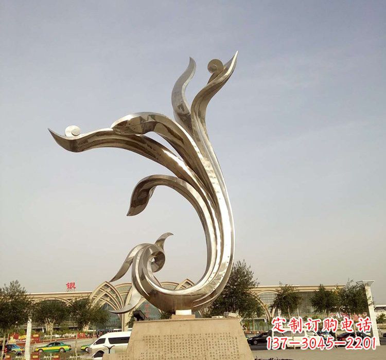 云南凤凰雕塑,让不锈钢广场更加精彩
