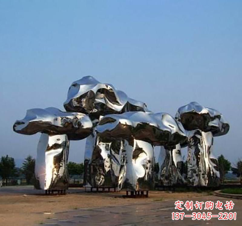 云南不锈钢镜面蘑菇雕塑精致灵动的美学