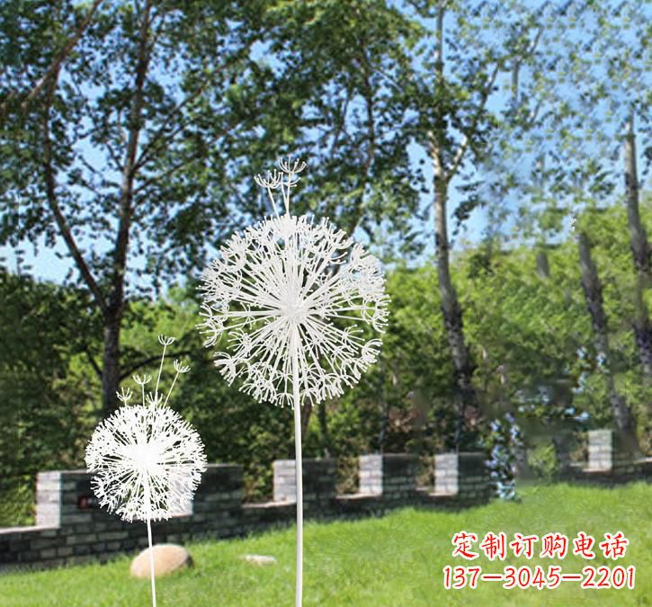 云南不锈钢广场上的蒲公英雕塑