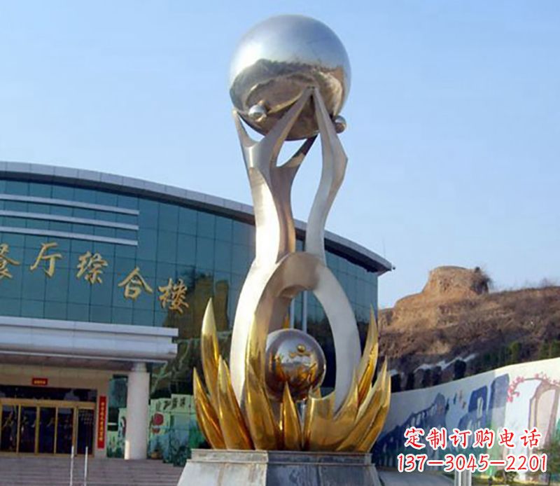云南不锈钢荷叶托球雕塑艺术之美
