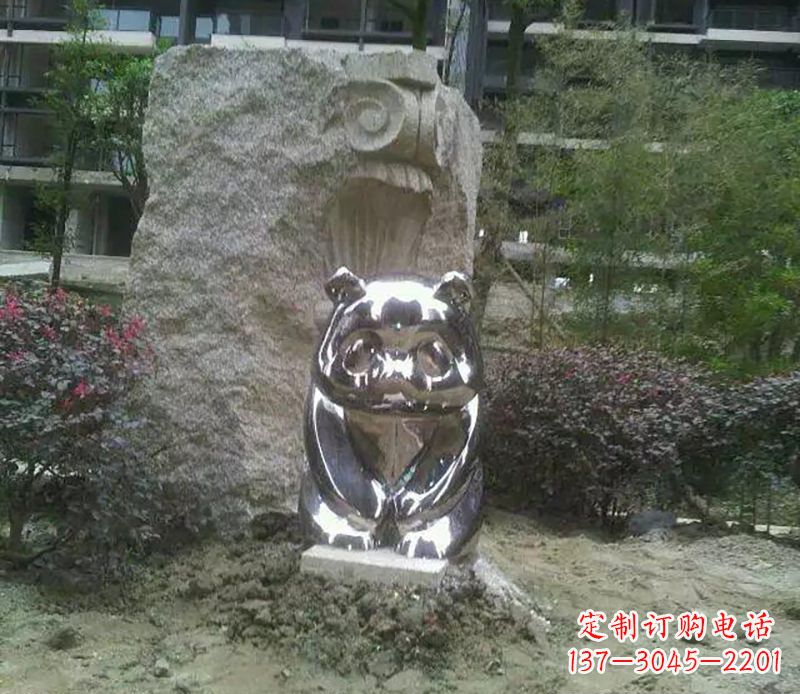 云南不锈钢熊猫雕塑它的美丽与魅力