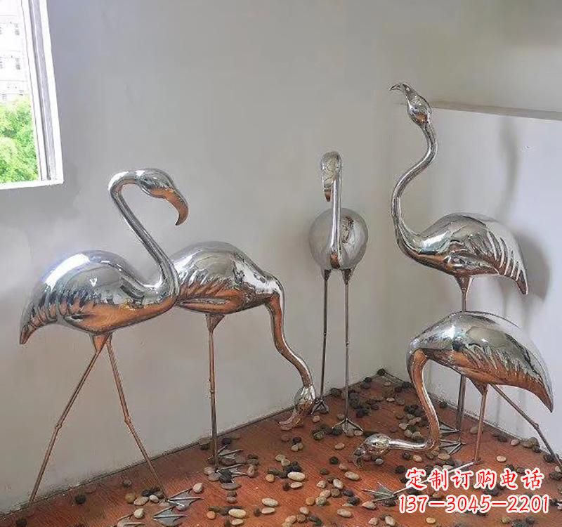 云南不锈钢火烈鸟象征勇气与活力