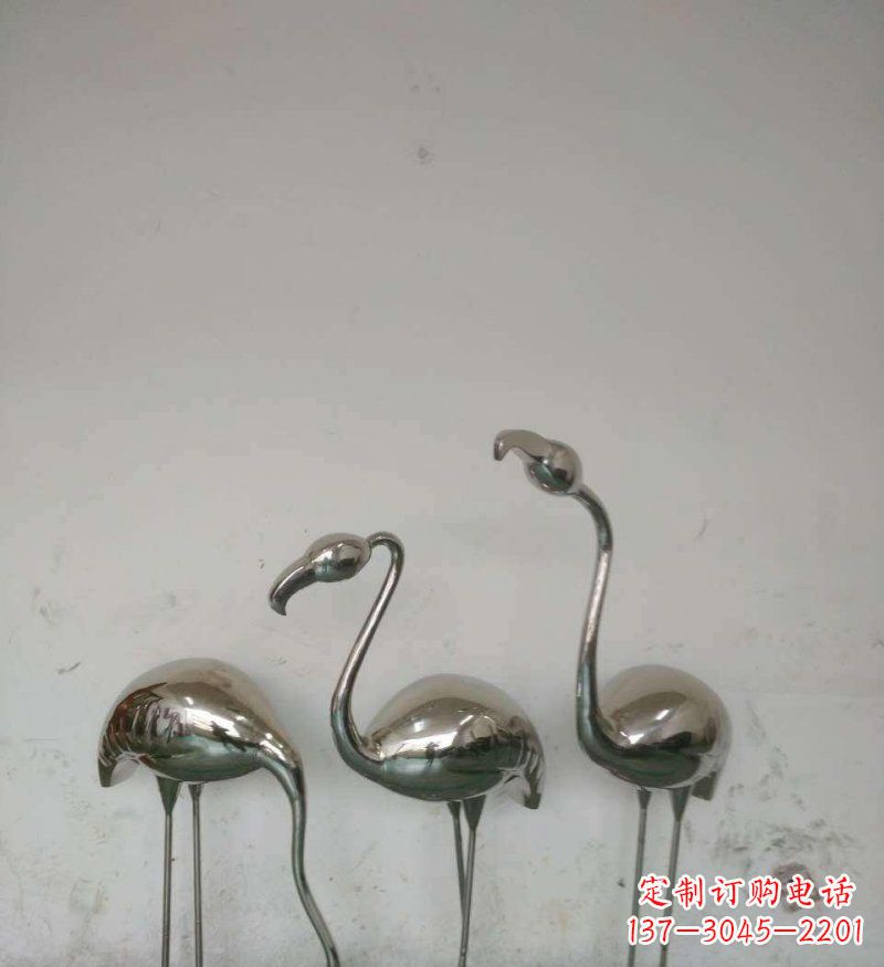 云南不锈钢火烈鸟雕塑把自然之美带入公园