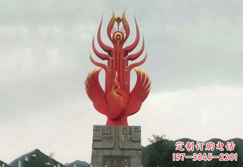 云南凤凰雕塑美丽传奇的象征