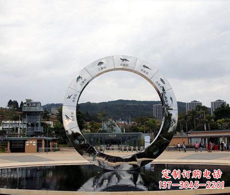云南恐龙圆环雕塑让恐龙永久存在