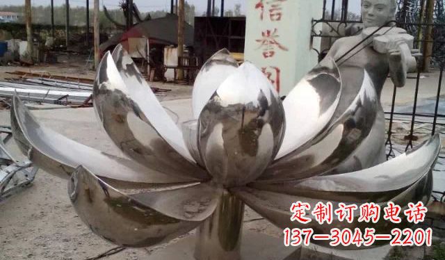 云南不锈钢莲花雕塑精美绝伦