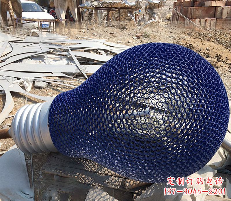 云南不锈钢镂空灯泡雕塑精美灯光装置