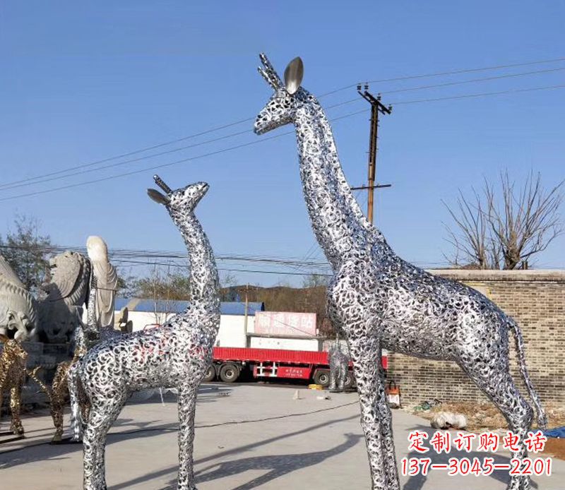 云南不锈钢镂空长颈鹿雕塑