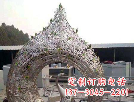 云南不锈钢镂空孔雀雕塑精美的艺术之作