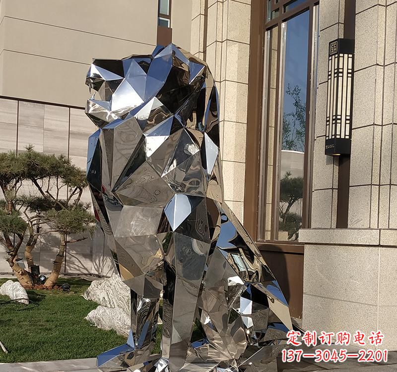 云南不锈钢狮子雕塑精美而又富有艺术感