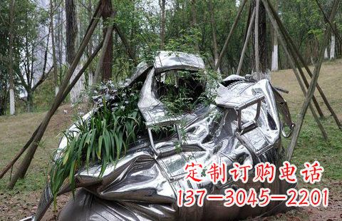 云南不锈钢手提包雕塑——精美的艺术形式
