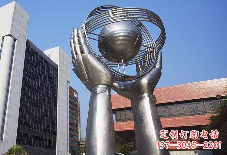 云南不锈钢双手捧地雕塑象征着世界和平