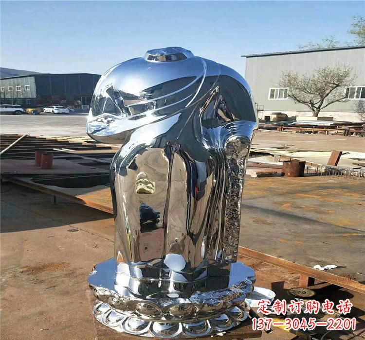 云南太湖石雕塑精美的艺术之作