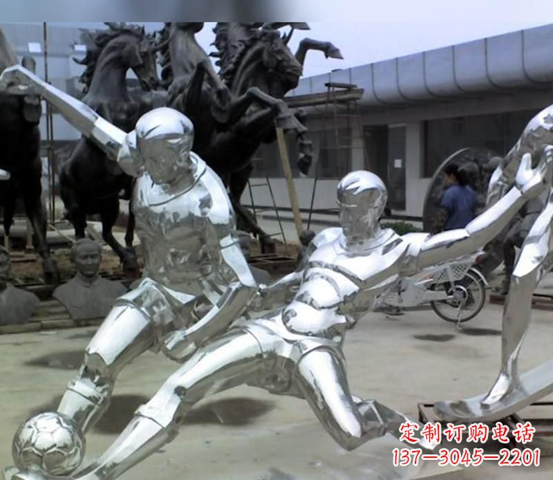 云南足球运动雕塑
