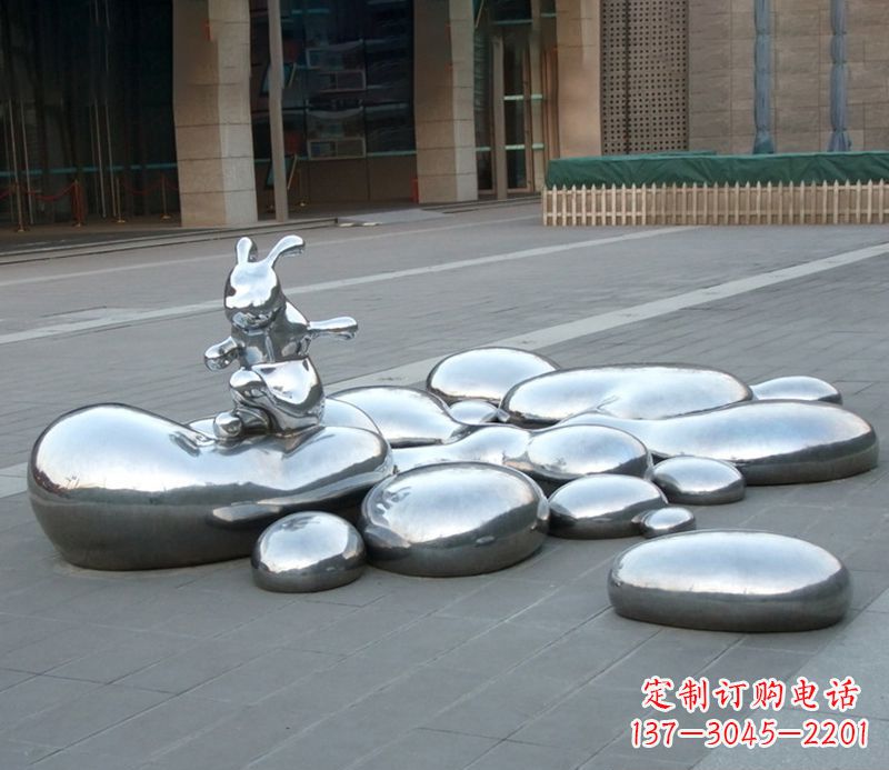 云南不锈钢兔子雕塑饱含艺术美感的艺术品
