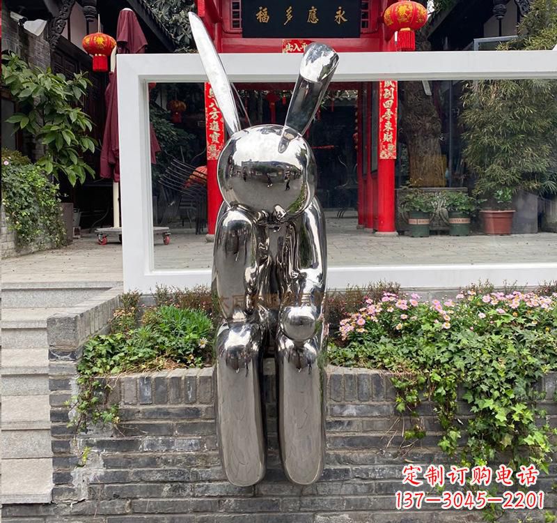 云南不锈钢兔子雕塑精美的艺术作品