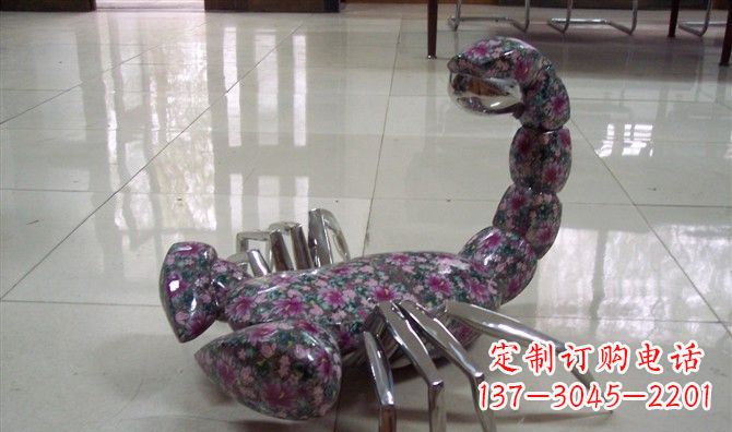 云南不锈钢蝎子雕塑精美的装饰品