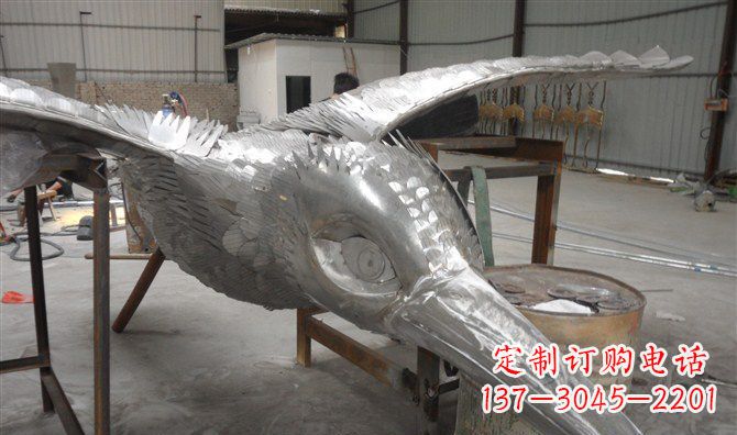 云南不锈钢雄鹰展翅——自由之翼的象征